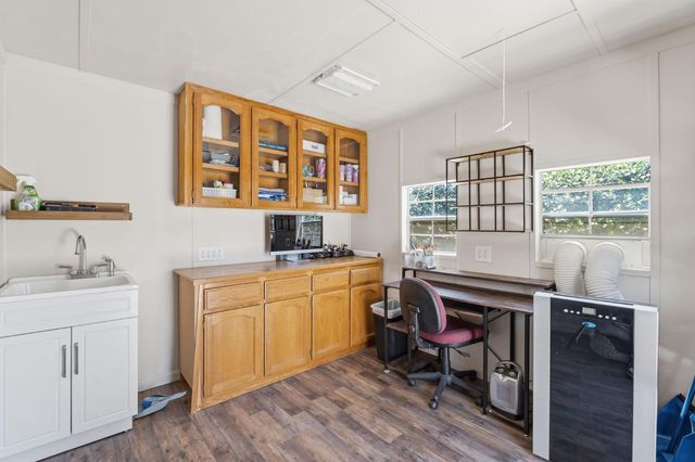 2955 Holly Avenue, Clovis, CA 93611