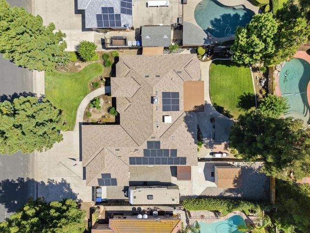2955 Holly Avenue, Clovis, CA 93611