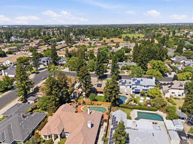 2955 Holly Avenue, Clovis, CA 93611
