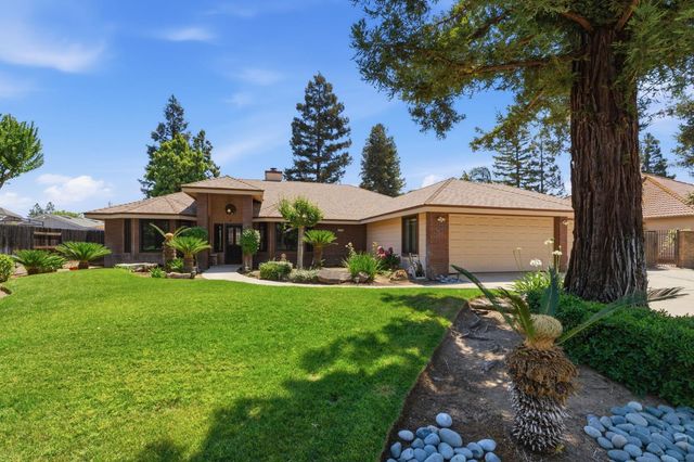 2955 Holly Avenue, Clovis, CA 93611
