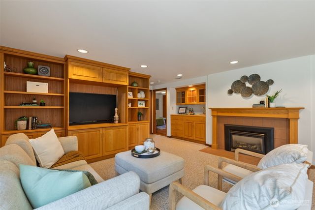 16526 37th Avenue NE, Lake Forest Park, WA 98155