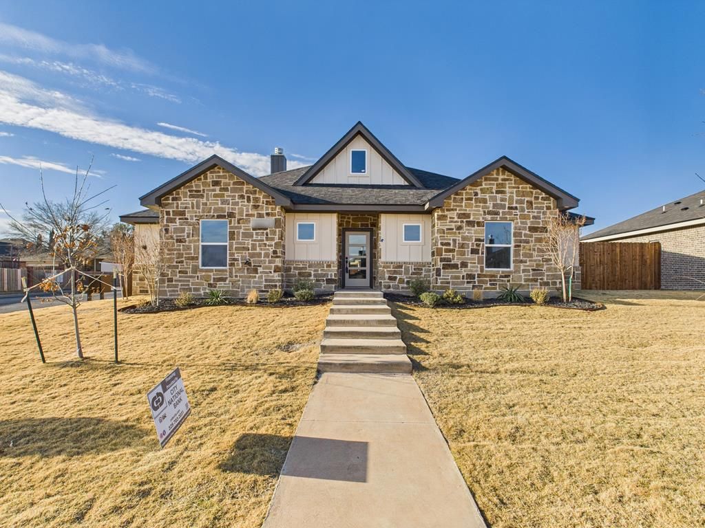 Image 2 of property listing at 3601 Clearview Dr, San Angelo, TX 76904