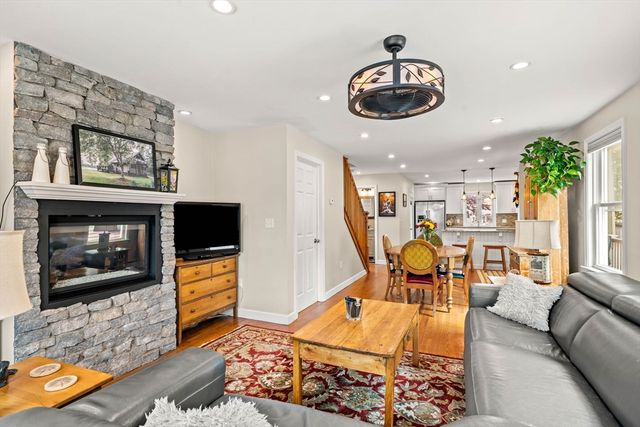15 Beacon St, Salem, MA 01970