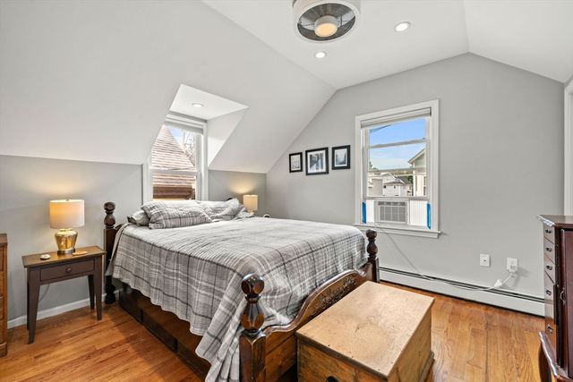15 Beacon St, Salem, MA 01970