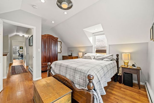15 Beacon St, Salem, MA 01970