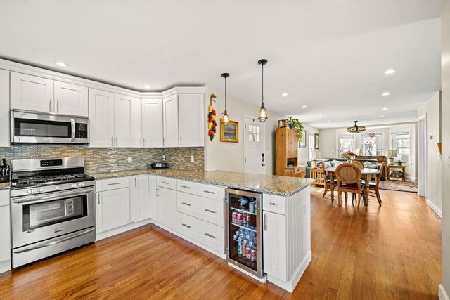 15 Beacon St, Salem, MA 01970