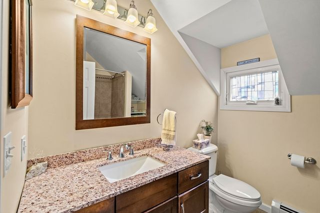 15 Beacon St, Salem, MA 01970