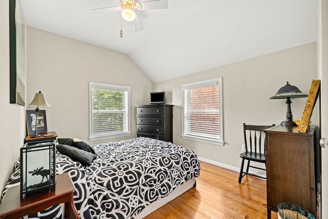 15 Beacon St, Salem, MA 01970