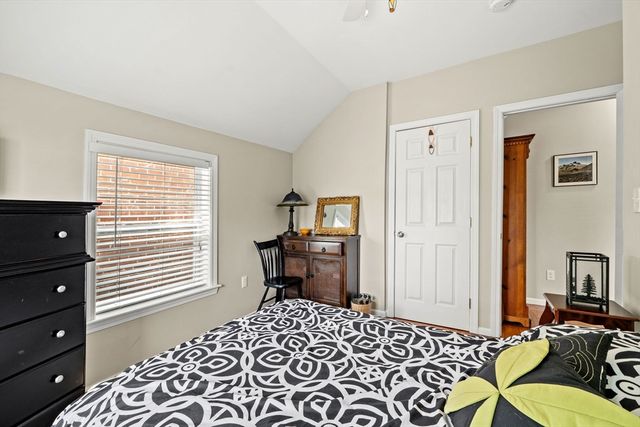15 Beacon St, Salem, MA 01970