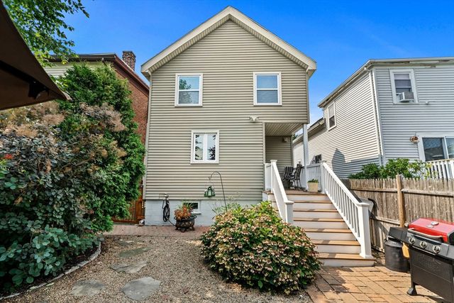 15 Beacon St, Salem, MA 01970