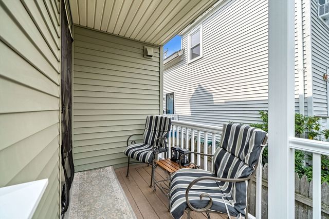 15 Beacon St, Salem, MA 01970