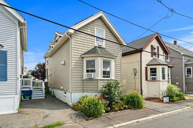 15 Beacon St, Salem, MA 01970