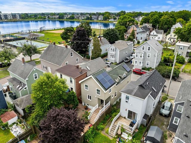 15 Beacon St, Salem, MA 01970