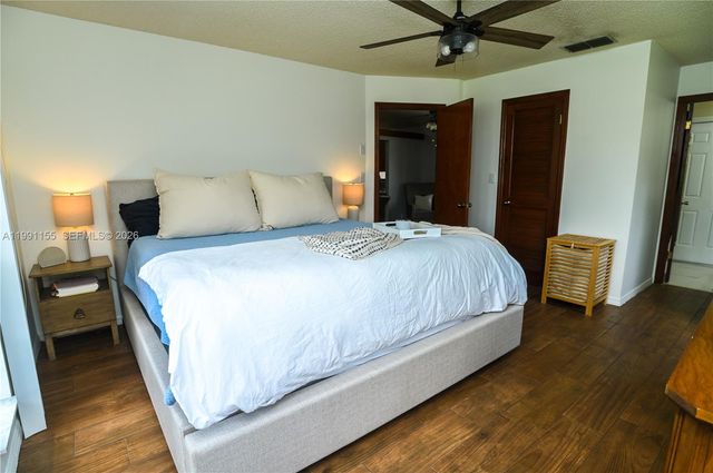 8631 NW 48th St, Lauderhill, FL 33351