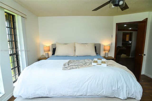 8631 NW 48th St, Lauderhill, FL 33351