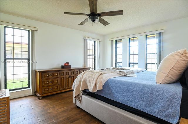 8631 NW 48th St, Lauderhill, FL 33351