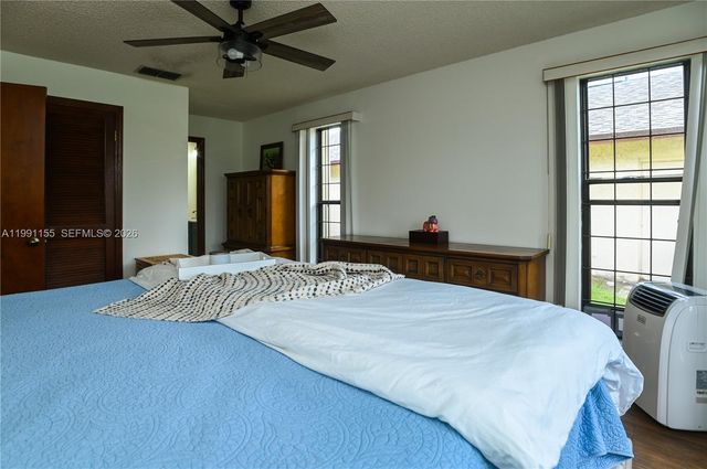 8631 NW 48th St, Lauderhill, FL 33351