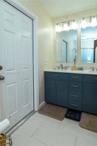 8631 NW 48th St, Lauderhill, FL 33351