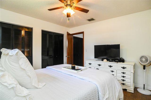 8631 NW 48th St, Lauderhill, FL 33351