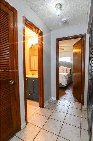 8631 NW 48th St, Lauderhill, FL 33351