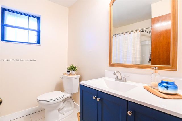 8631 NW 48th St, Lauderhill, FL 33351