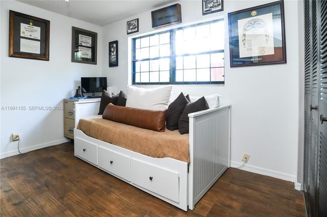 8631 NW 48th St, Lauderhill, FL 33351