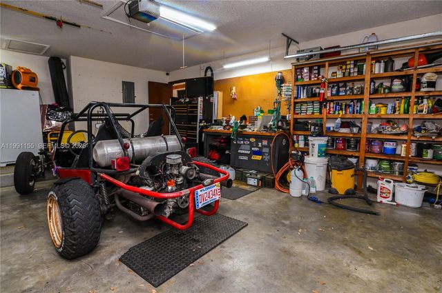 8631 NW 48th St, Lauderhill, FL 33351