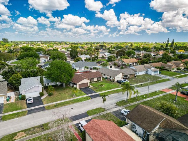 8631 NW 48th St, Lauderhill, FL 33351