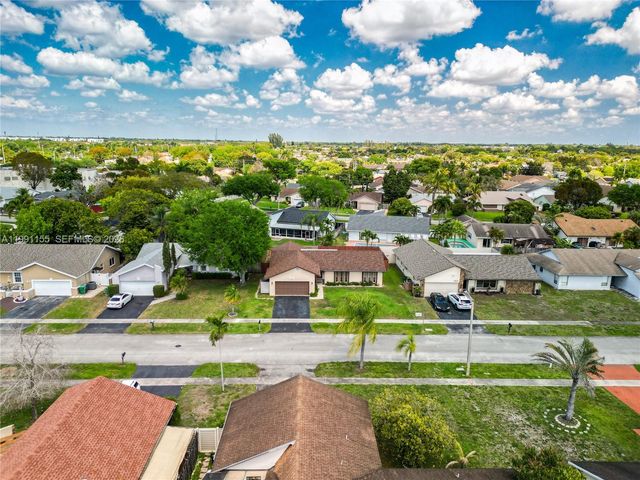 8631 NW 48th St, Lauderhill, FL 33351