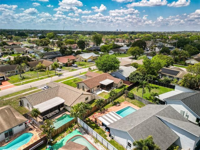 8631 NW 48th St, Lauderhill, FL 33351