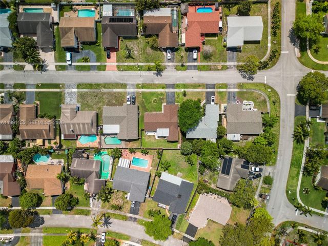 8631 NW 48th St, Lauderhill, FL 33351