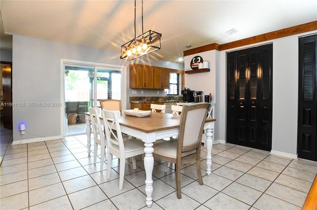 8631 NW 48th St, Lauderhill, FL 33351