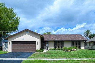 8631 NW 48th St, Lauderhill, FL 33351