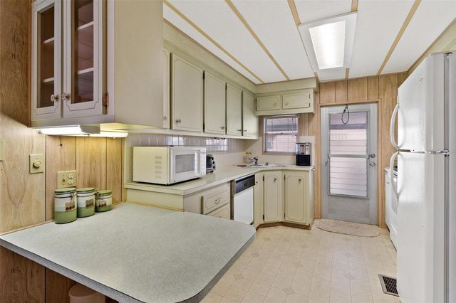 616 OLD COLONY ROAD, Leesburg, FL 34748