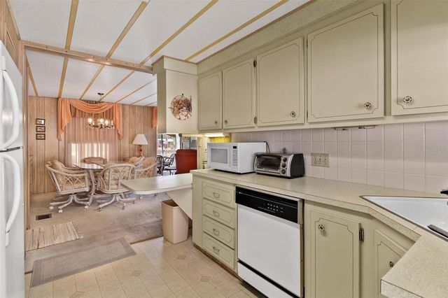 616 OLD COLONY ROAD, Leesburg, FL 34748