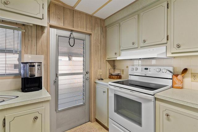 616 OLD COLONY ROAD, Leesburg, FL 34748