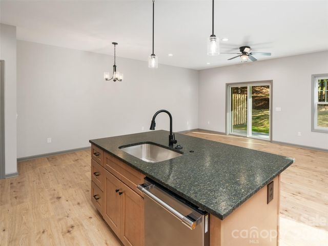 100 Red Twig Lane Unit 101, Burnsville, NC 28704