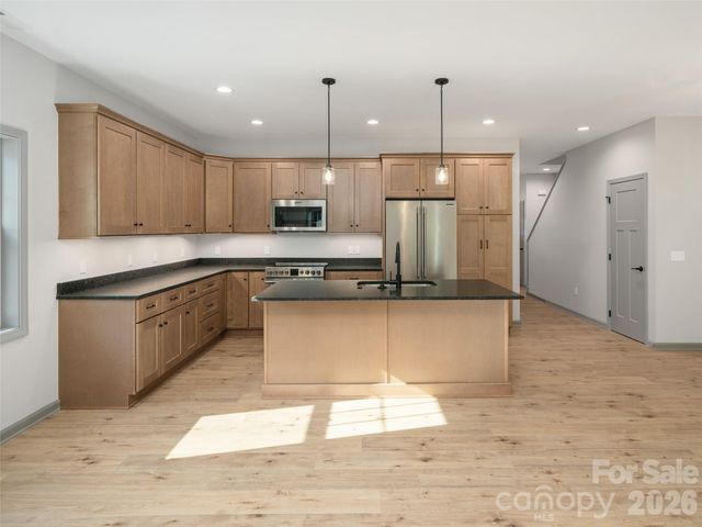 100 Red Twig Lane Unit 101, Burnsville, NC 28704