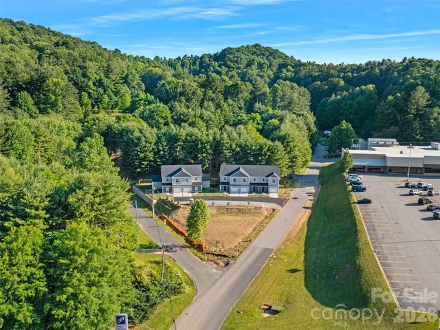 100 Red Twig Lane Unit 101, Burnsville, NC 28704