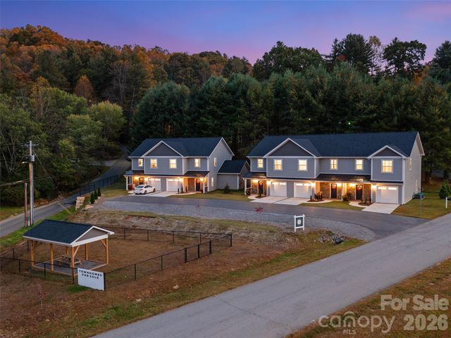 100 Red Twig Lane Unit 101, Burnsville, NC 28704