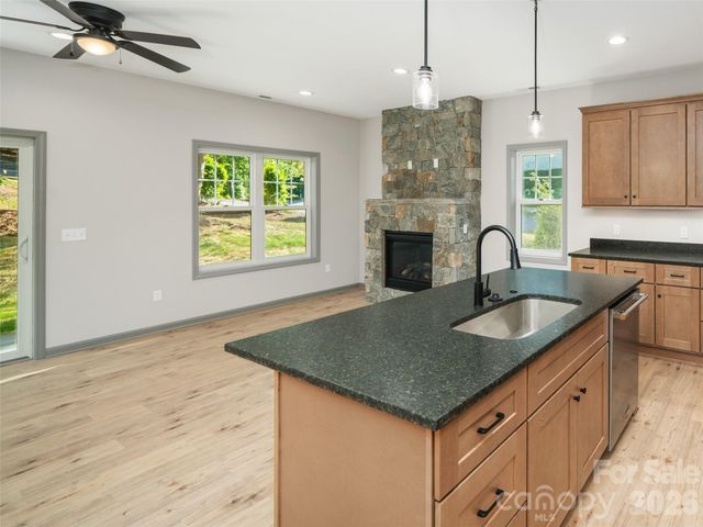 100 Red Twig Lane Unit 101, Burnsville, NC 28704