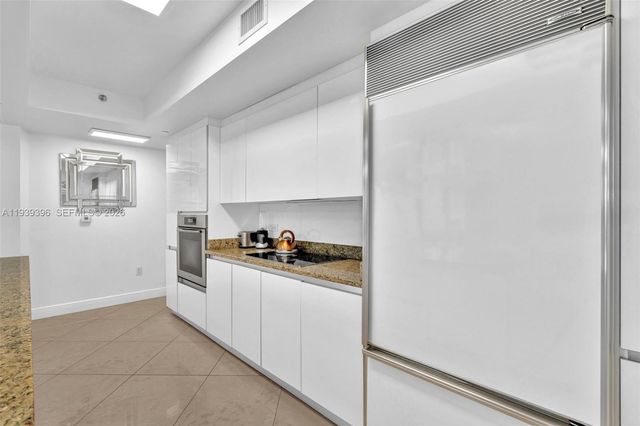 17201 Collins Ave 1107, Sunny Isles Beach, FL 33160