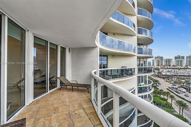 17201 Collins Ave 1107, Sunny Isles Beach, FL 33160