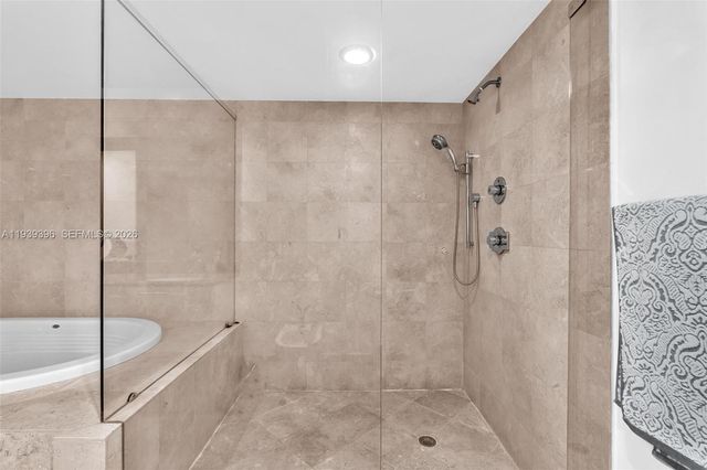 17201 Collins Ave 1107, Sunny Isles Beach, FL 33160