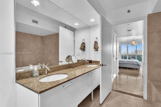 17201 Collins Ave 1107, Sunny Isles Beach, FL 33160