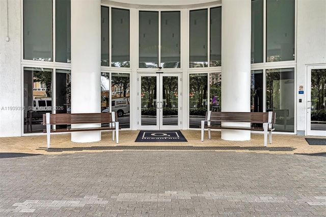 17201 Collins Ave 1107, Sunny Isles Beach, FL 33160