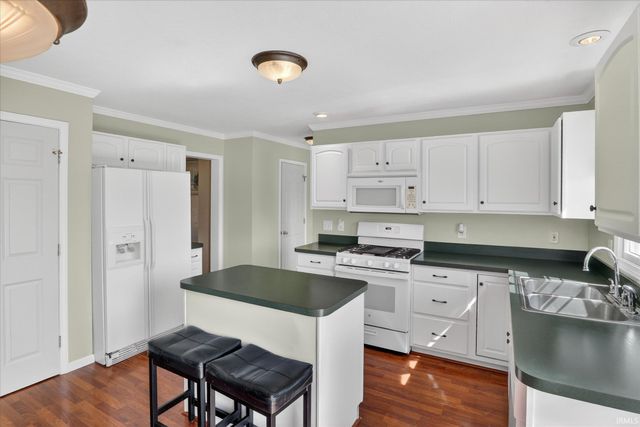 11002 Golden Pheasant Drive, Osceola, IN 46561