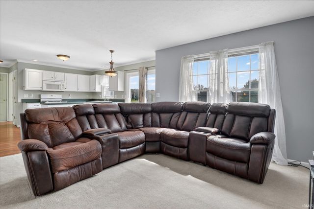 11002 Golden Pheasant Drive, Osceola, IN 46561