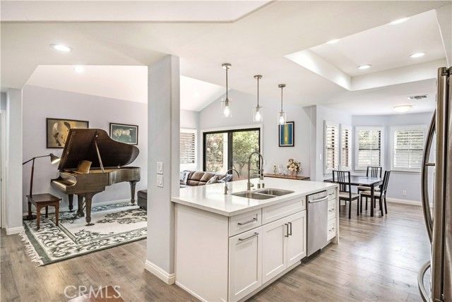 16 Monterey Court, Manhattan Beach, CA 90266