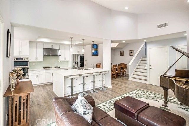 16 Monterey Court, Manhattan Beach, CA 90266